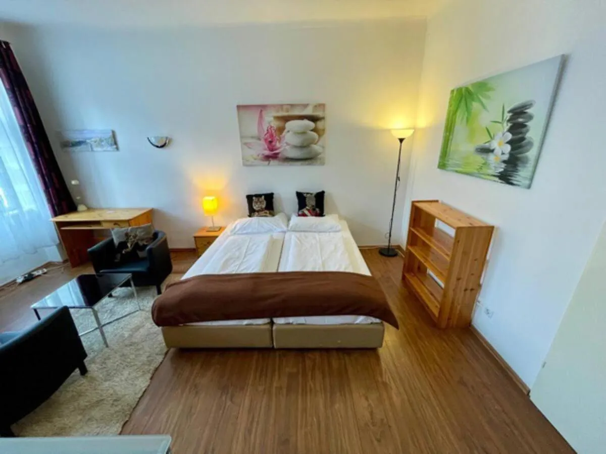 Apartment Bei Lugner City contacts